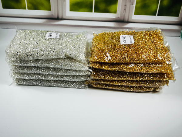 Size 6/0 and size 8/0 Gold and Silver bulk square hole glass seed beads 450 grams for jewelry and waist bead making